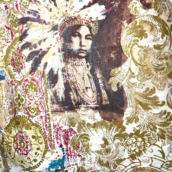 Save the Queen Top.  Snap Button Blouse.  Size Small Very chic and unique design - Picture 8 of 12